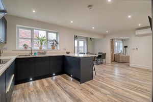 Kitchen/Diner- click for photo gallery